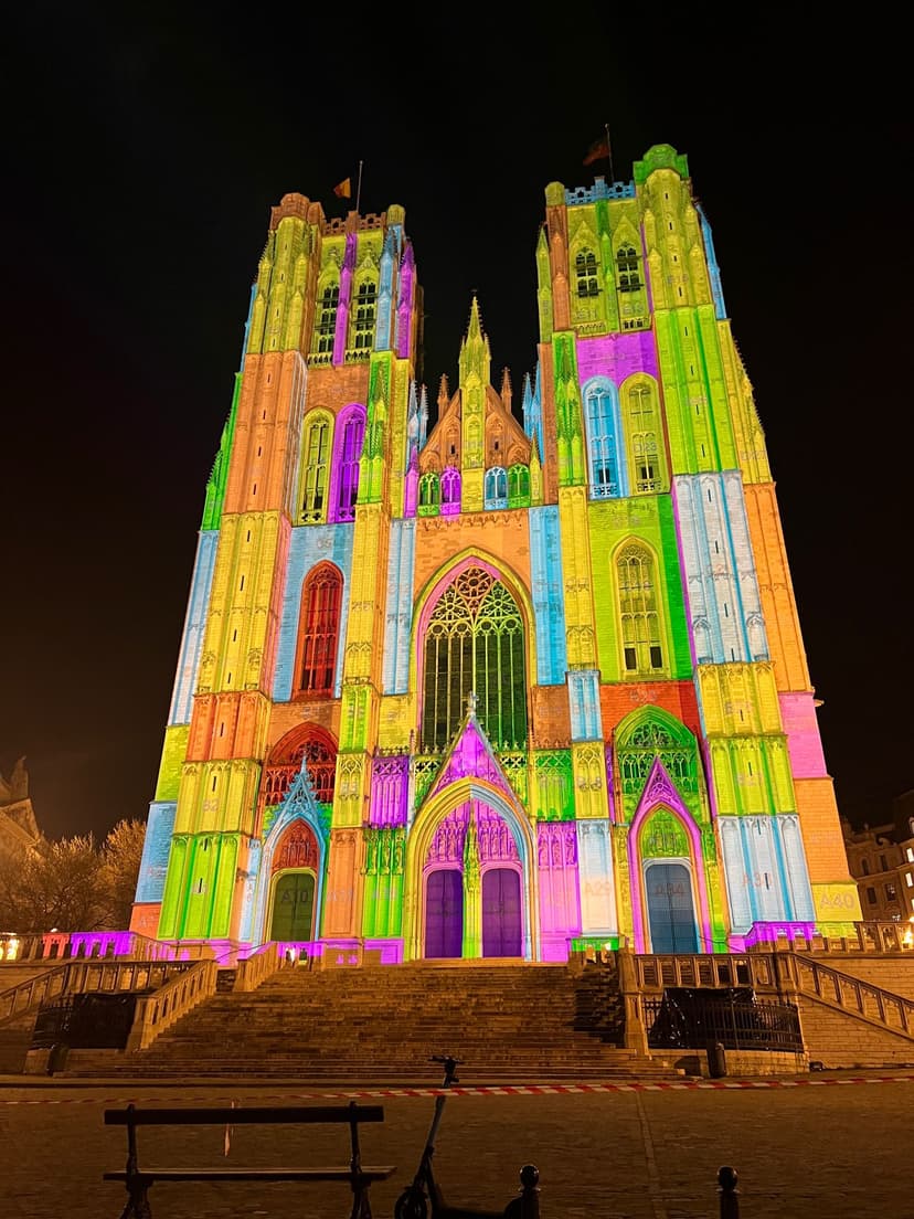 Eglise St-Gudule Bright Festival - Image 1